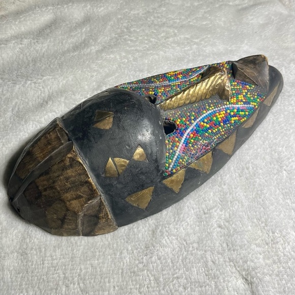 Unique Ashanti Beaded Wood Mask Wall Decor Hand Carved & Authentic - Picture 3 of 4